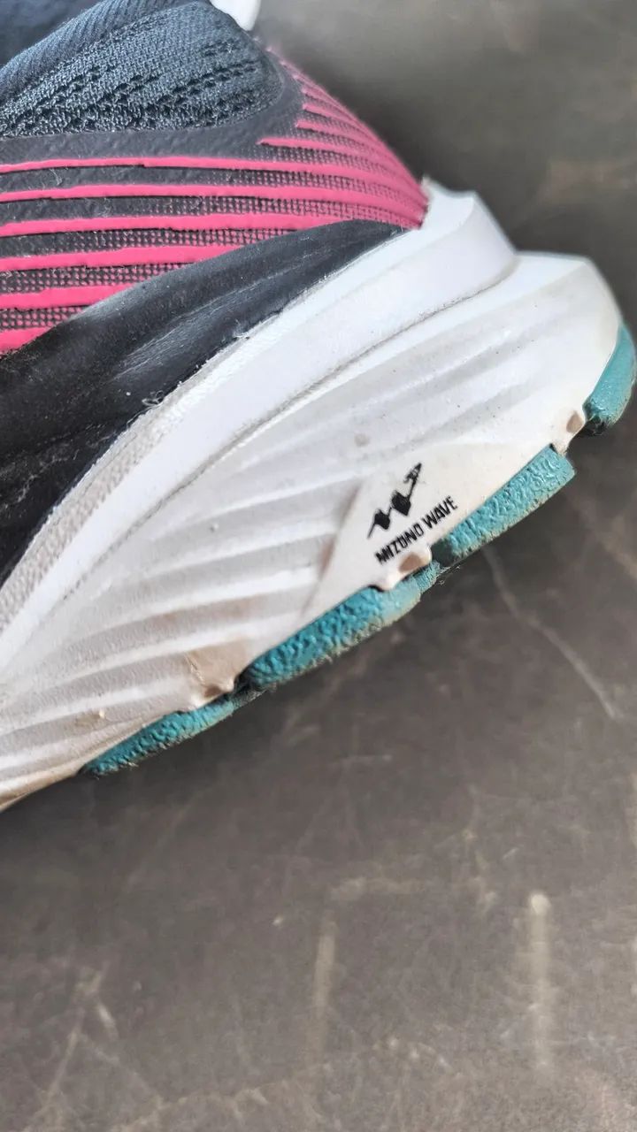 Tênis Mizuno Wave Falcon Preto e Rosa