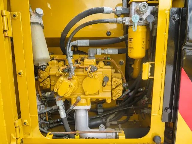 Escavadeira Caterpillar 313D2 GC 2018 equipada com garra - Foto 5