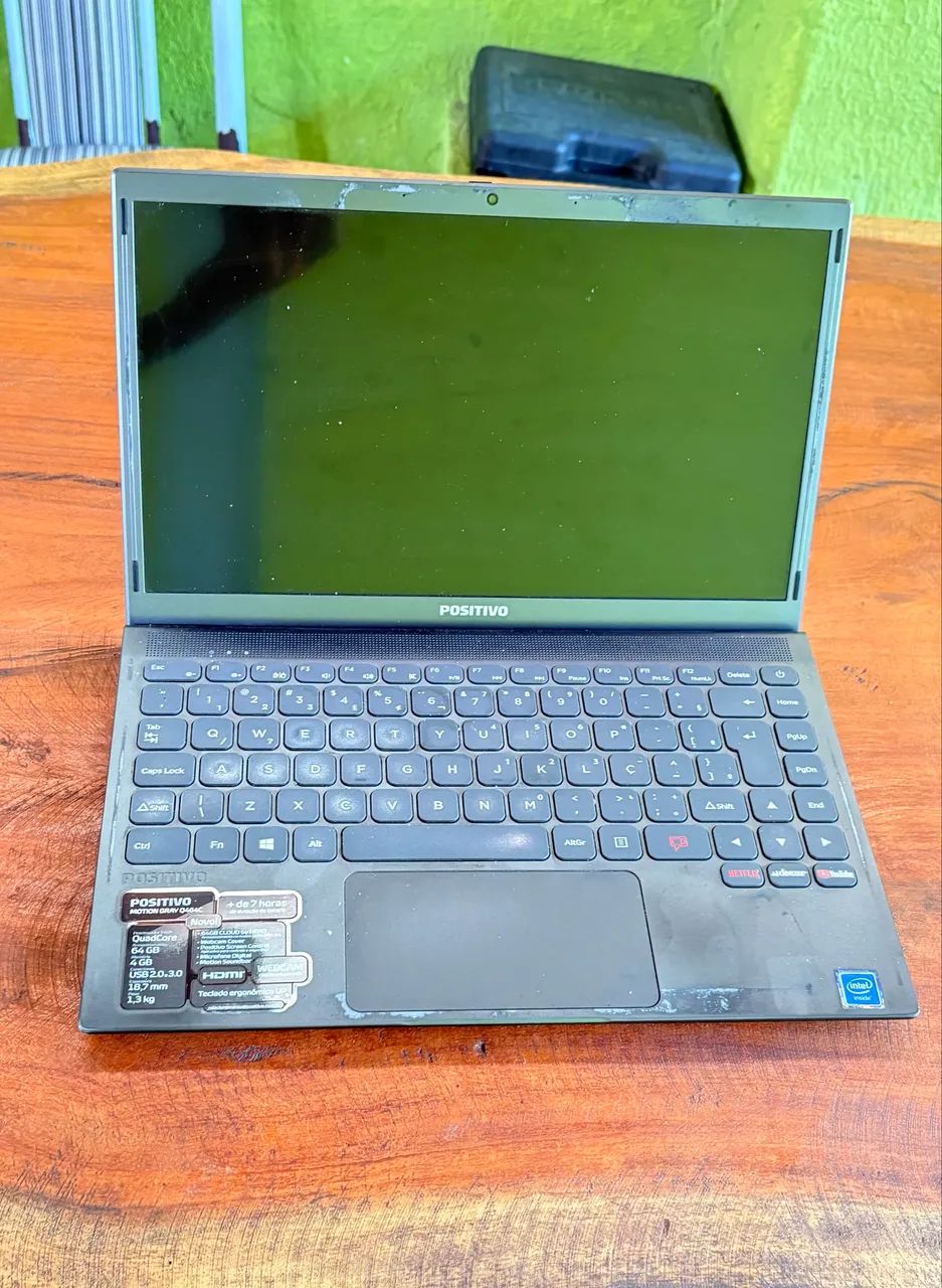 NOTEBOOK POSITIVO MOTION QWERTY À VENDA! 