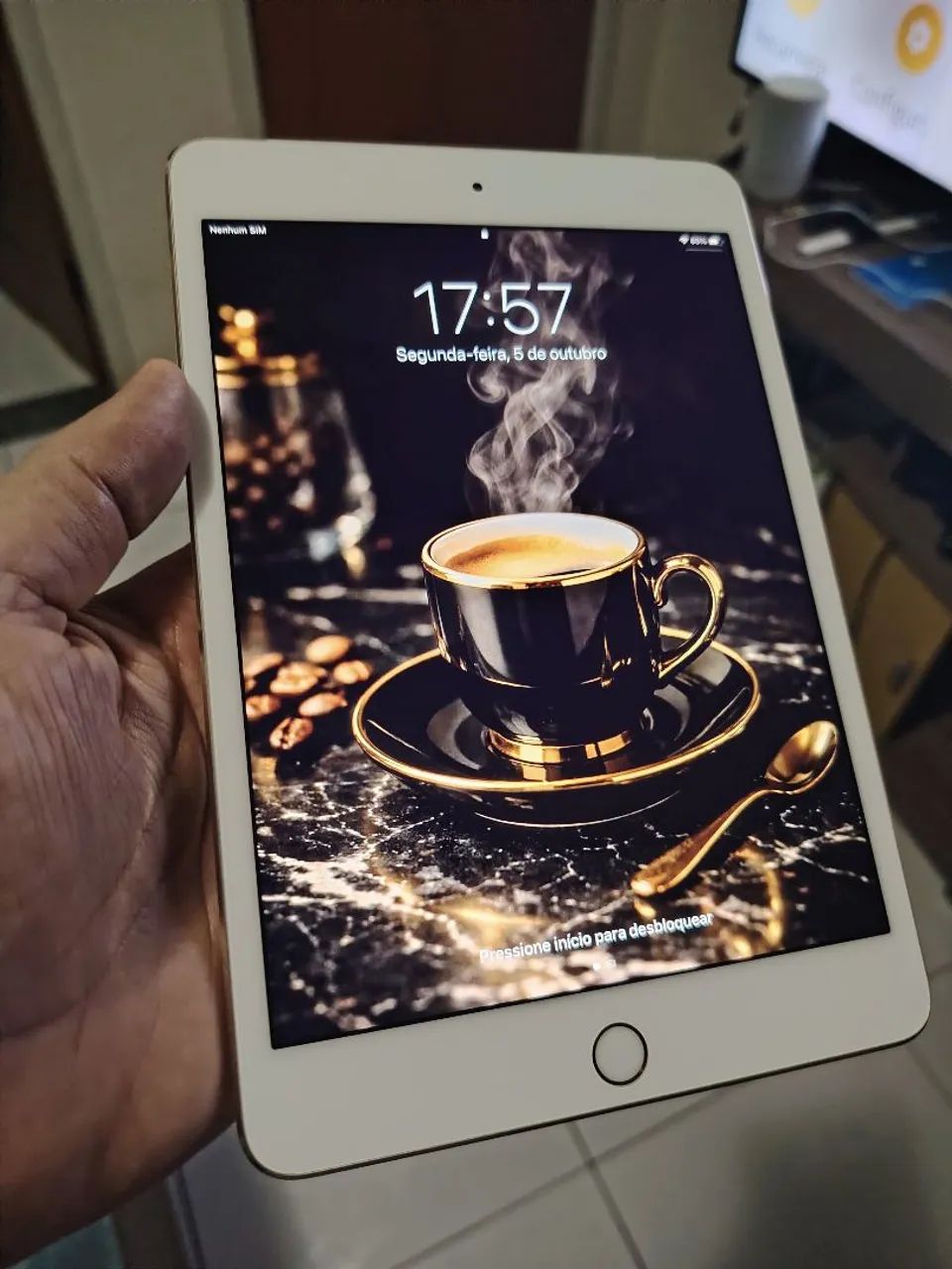 Vendo Ipad Mini 4, 4G, dourado, 128G - Foto 3