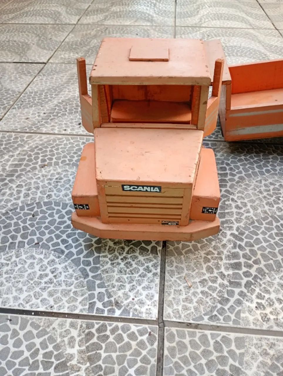 Caminhão de madeira  - Foto 4