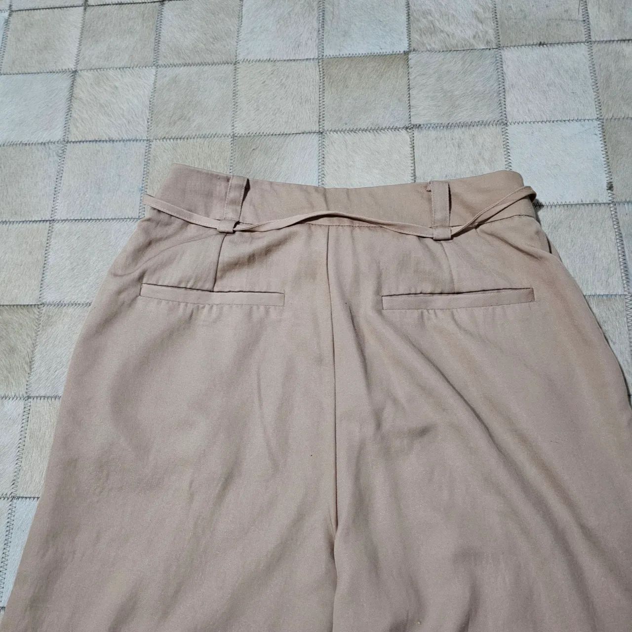 Calça tecido shoulder bege - Foto 4