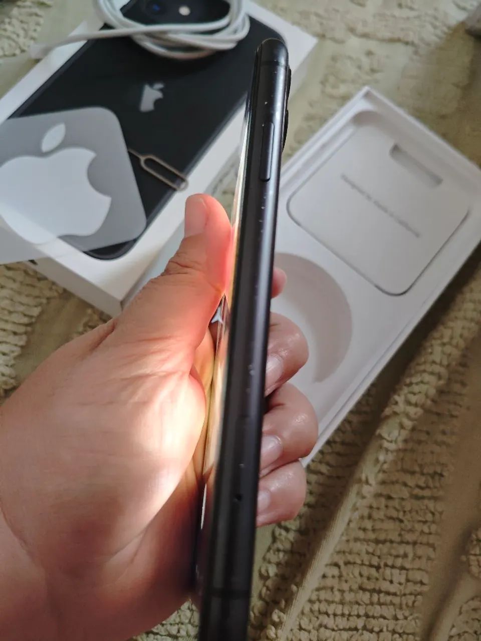 iPhone 11 com caixa, cabo original 128gb. Todo original  - Foto 3