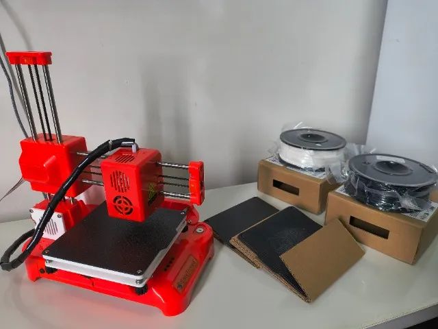 Impressora 3D Easythreed K7 + Upgrades (PEI) + 2 Filamentos - Funcionando perfeitamente