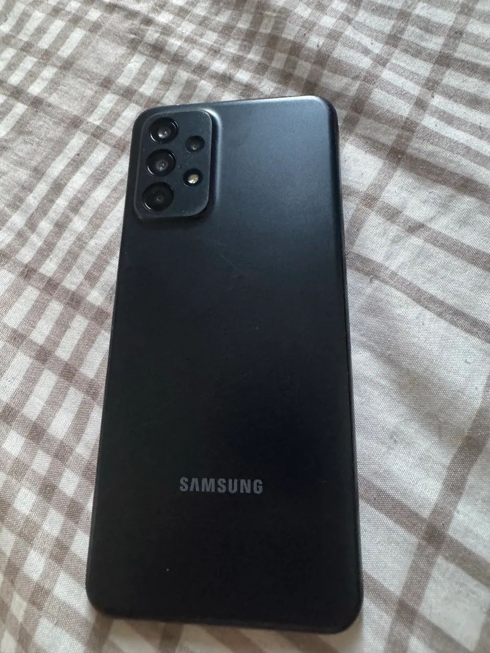 Samsung A23 5g 128gigas 4 ram.