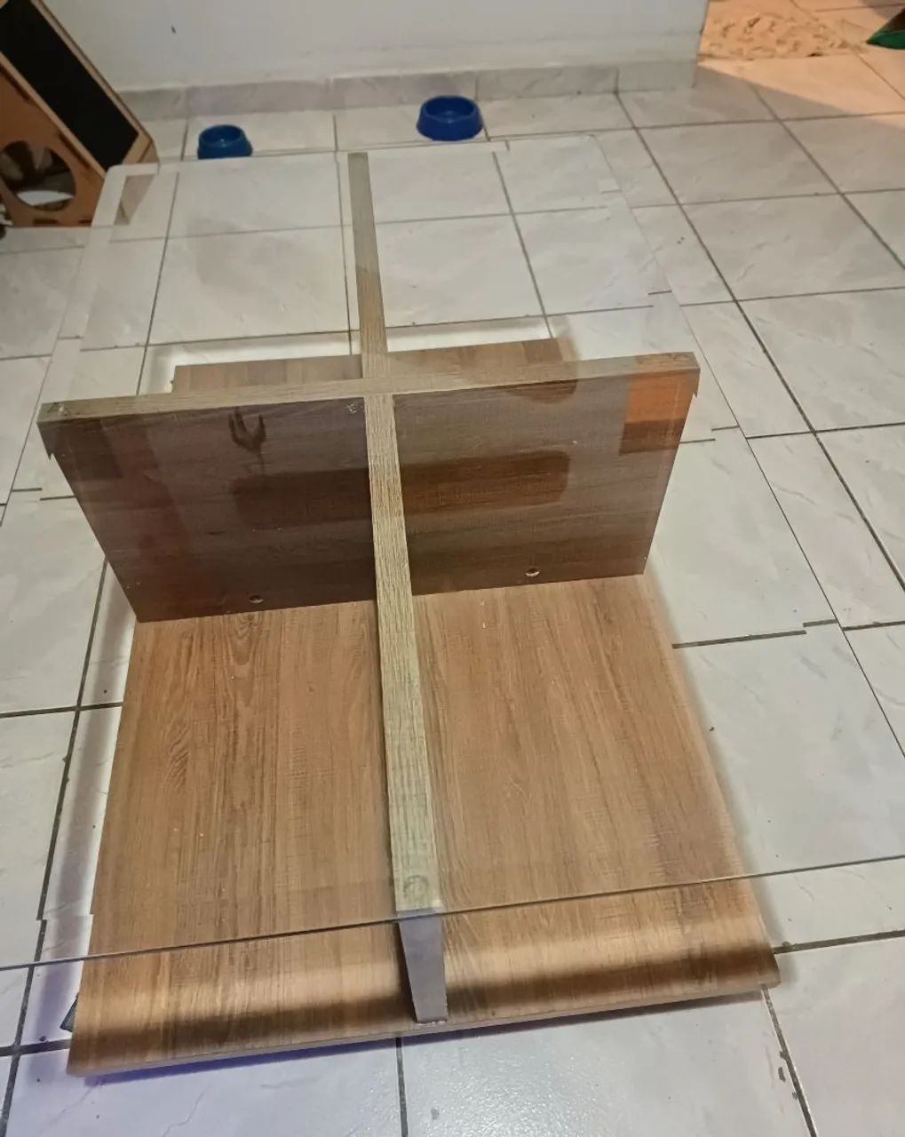 Mesa de Centro Com Tampo de Vidro - Excelente estado - Foto 2