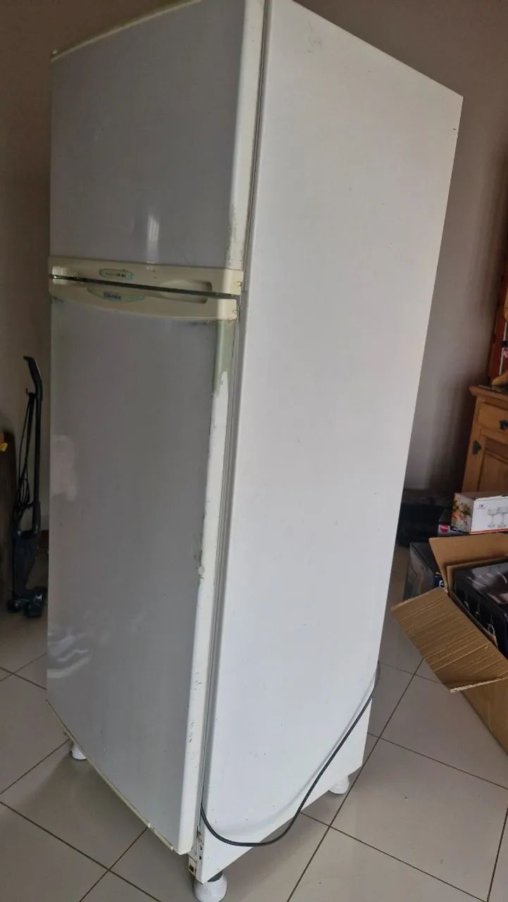 Geladeira Electrolux Double D440 440L - Funcionando Perfeitamente - Foto 4