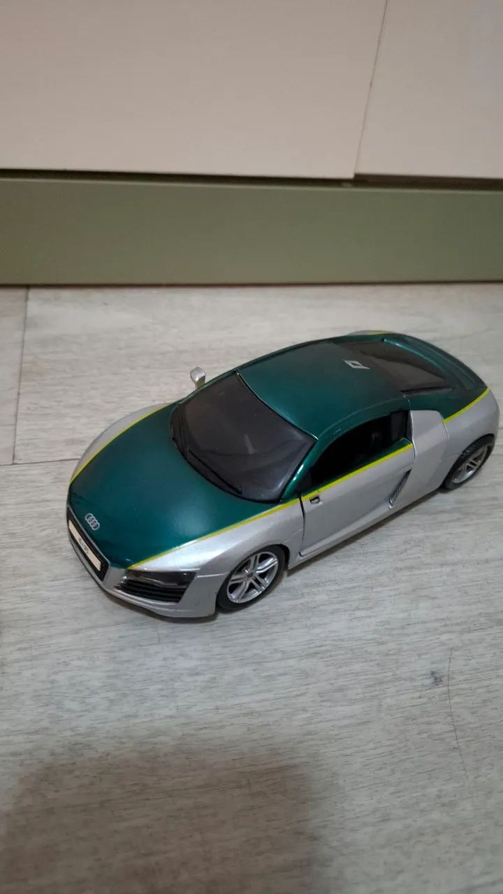 Audi r8 miniatura
