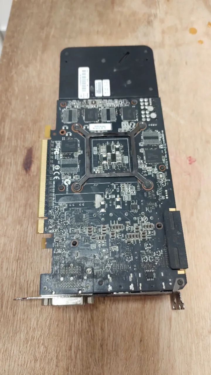 Placa de Vídeo EVGA GeForce GTX 670 2Gb (DEFEITO)  - Foto 4