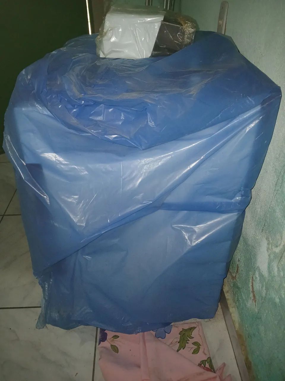 Fogão 4 bocas novo. 