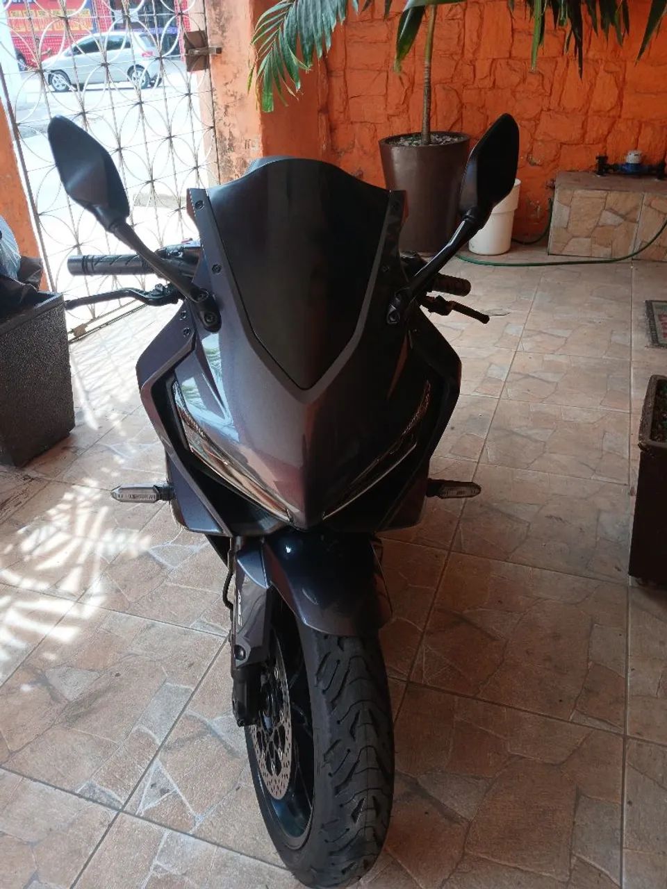 CBR 650R 2021 Cinza