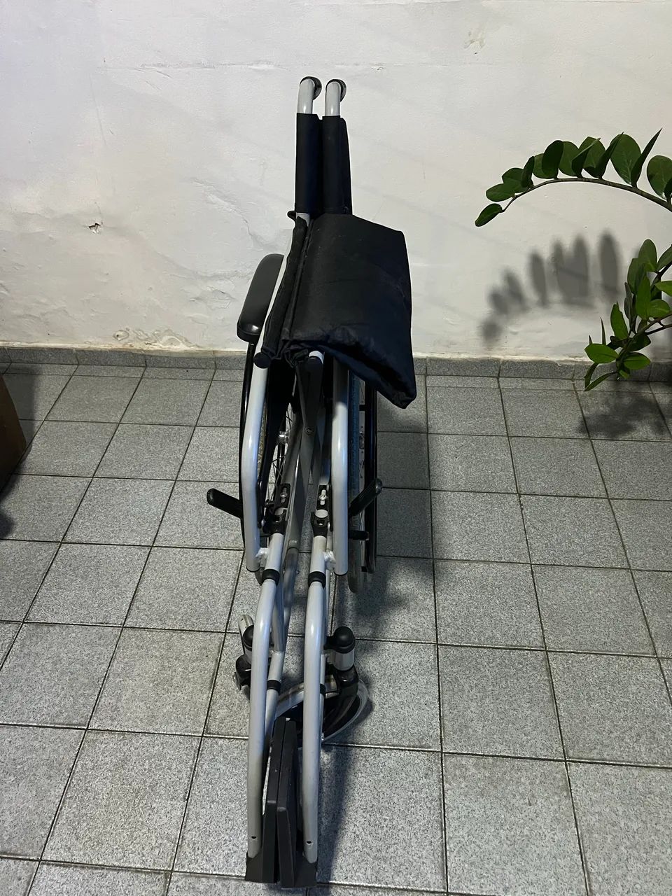 Vendo cadeira de rodas 