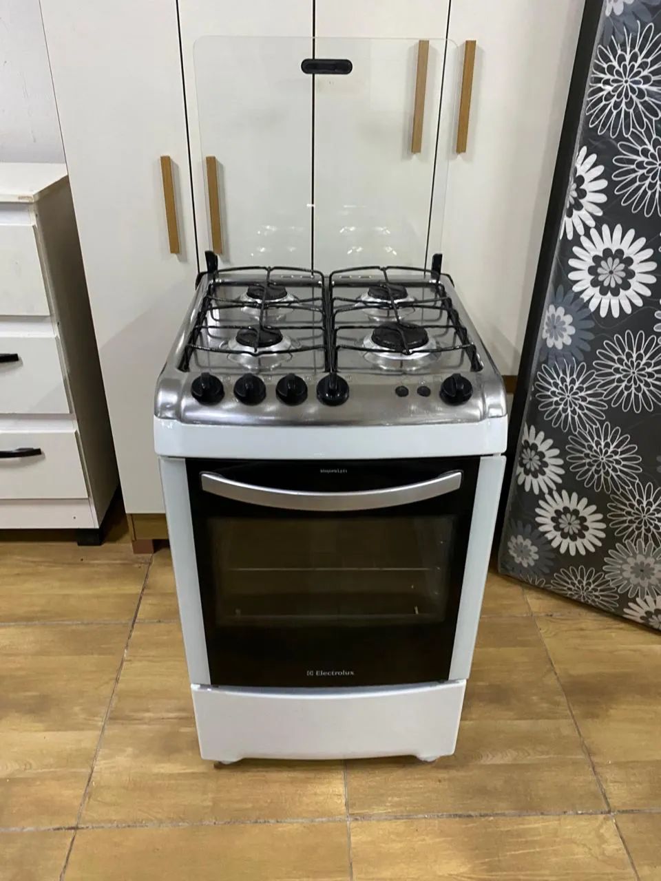 Fogão Eletrolux 4 bocas branco funcionando perfeitamente 