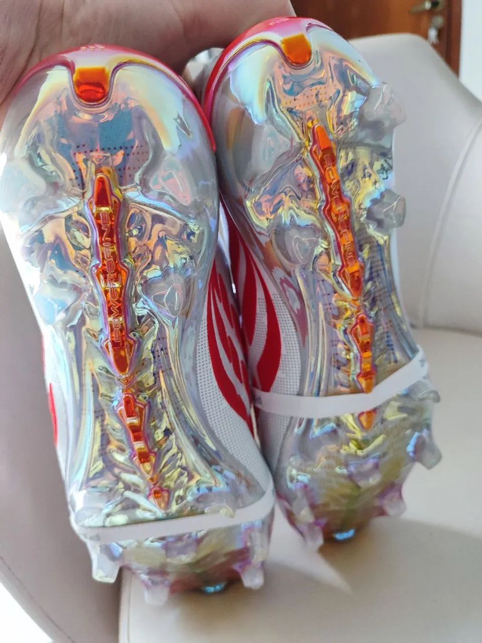 CHUTEIRA ADIDAS PREDATOR 41 - Foto 4