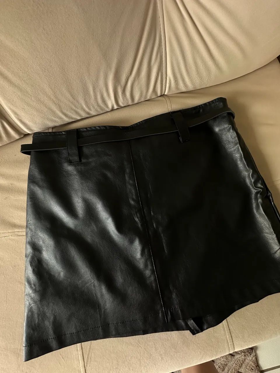 Short e Saia Couro Fake