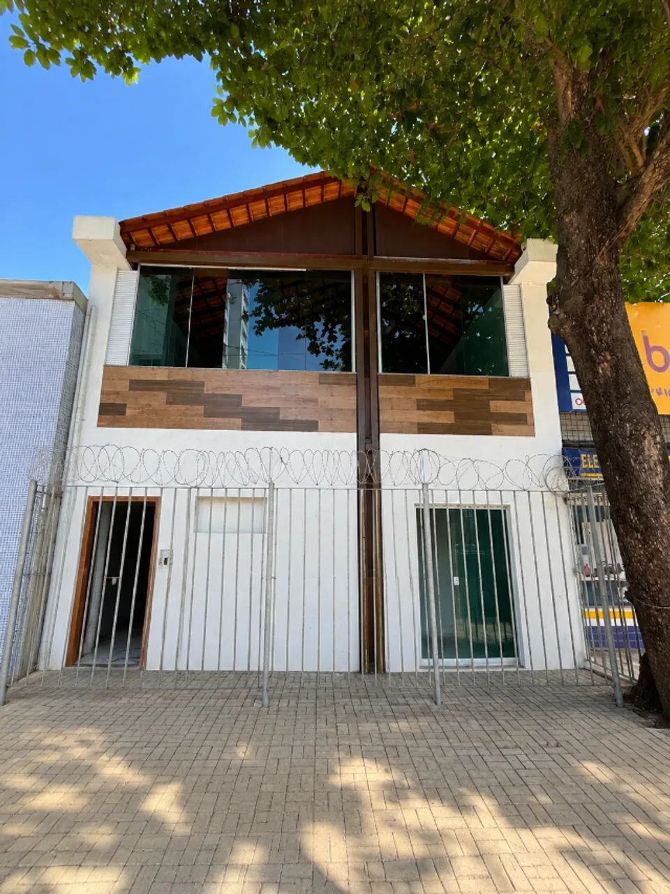8 kitnets para investimento + Ponto comercial