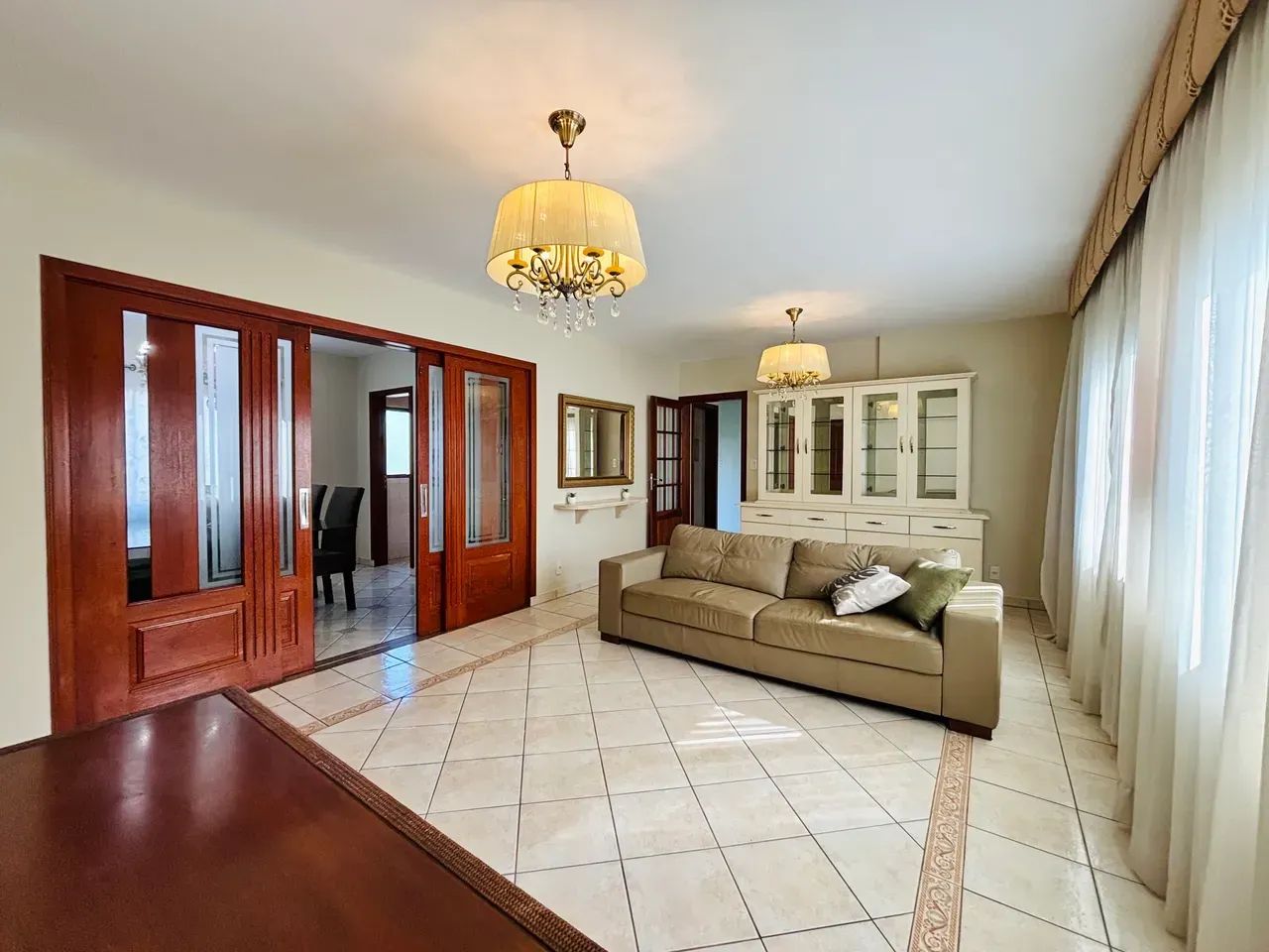Amplo Apartamento no Centro, 3 quartos com suíte, dependência/escritório e sacada - Foto 4