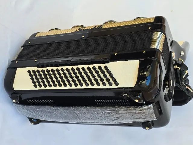 Acordeon 80 Baixos Scandalli "Já Eletrificada" - Foto 4
