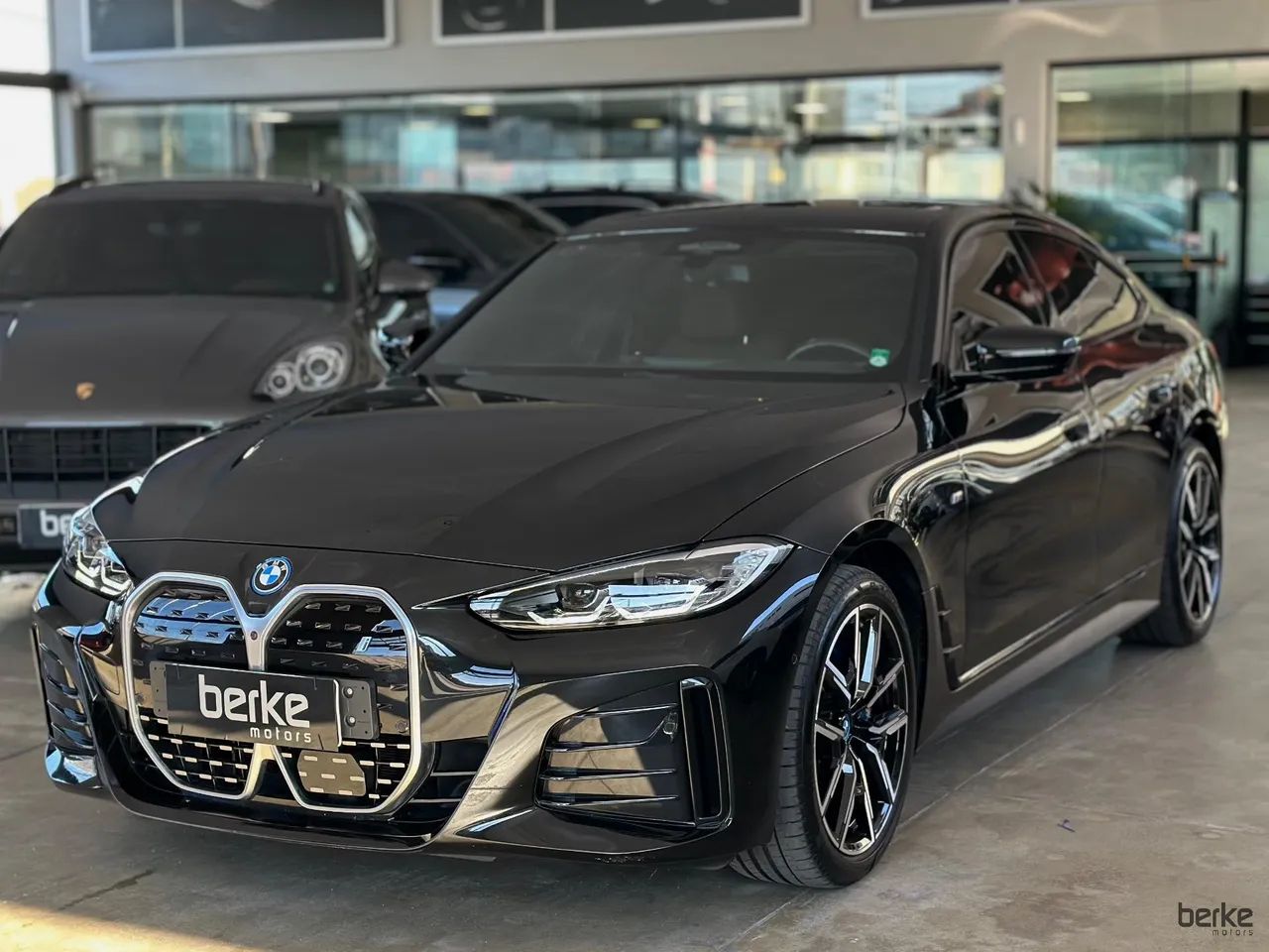 BMW i4 E-drive 35 M Sport (elétrico) 2024