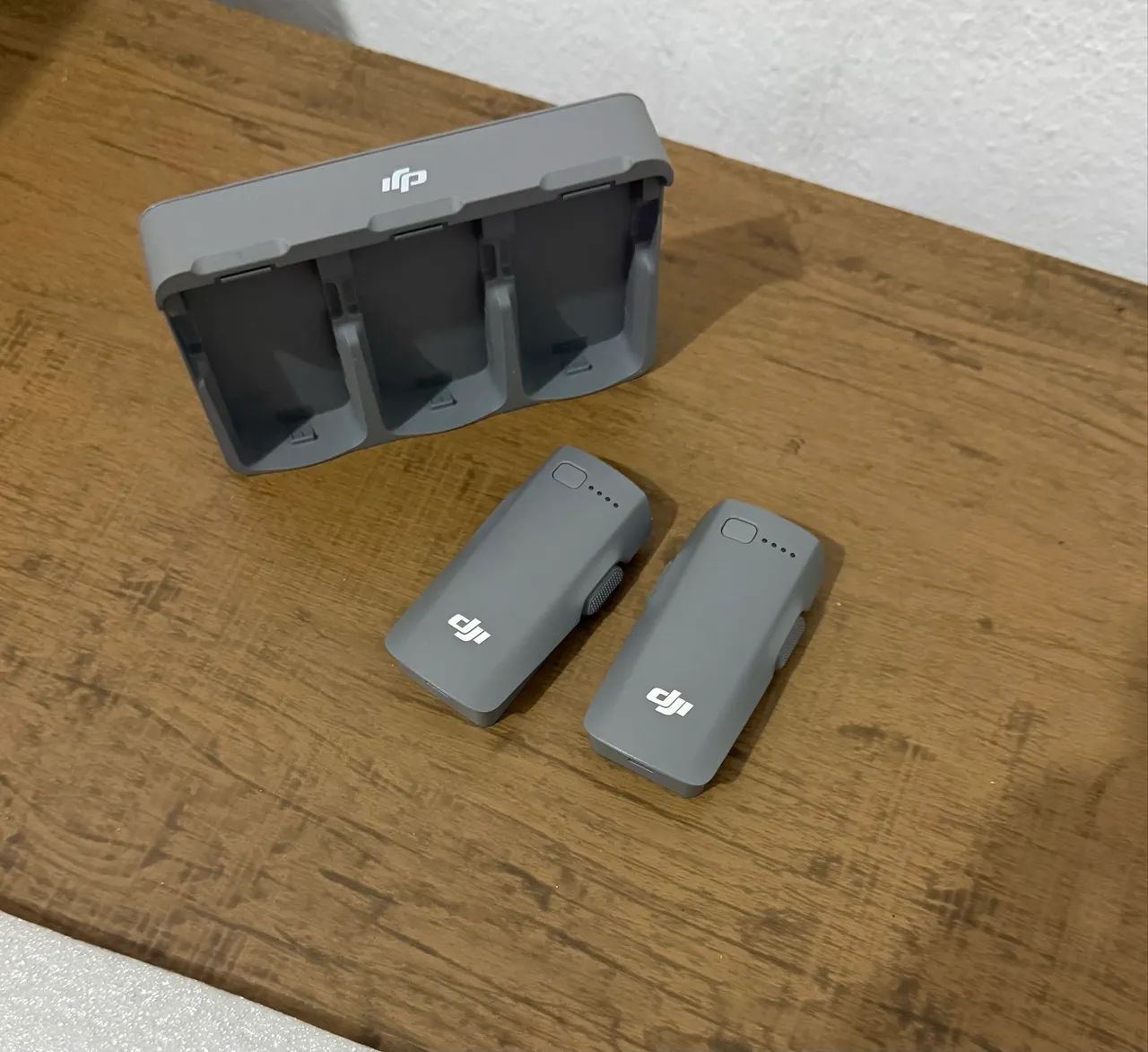 Dji neo 2/ duas baterias mais Hub  de carregar