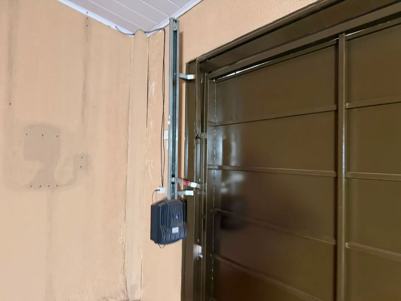 Vendo casa bem localizada,sem financiamento. - Foto 2