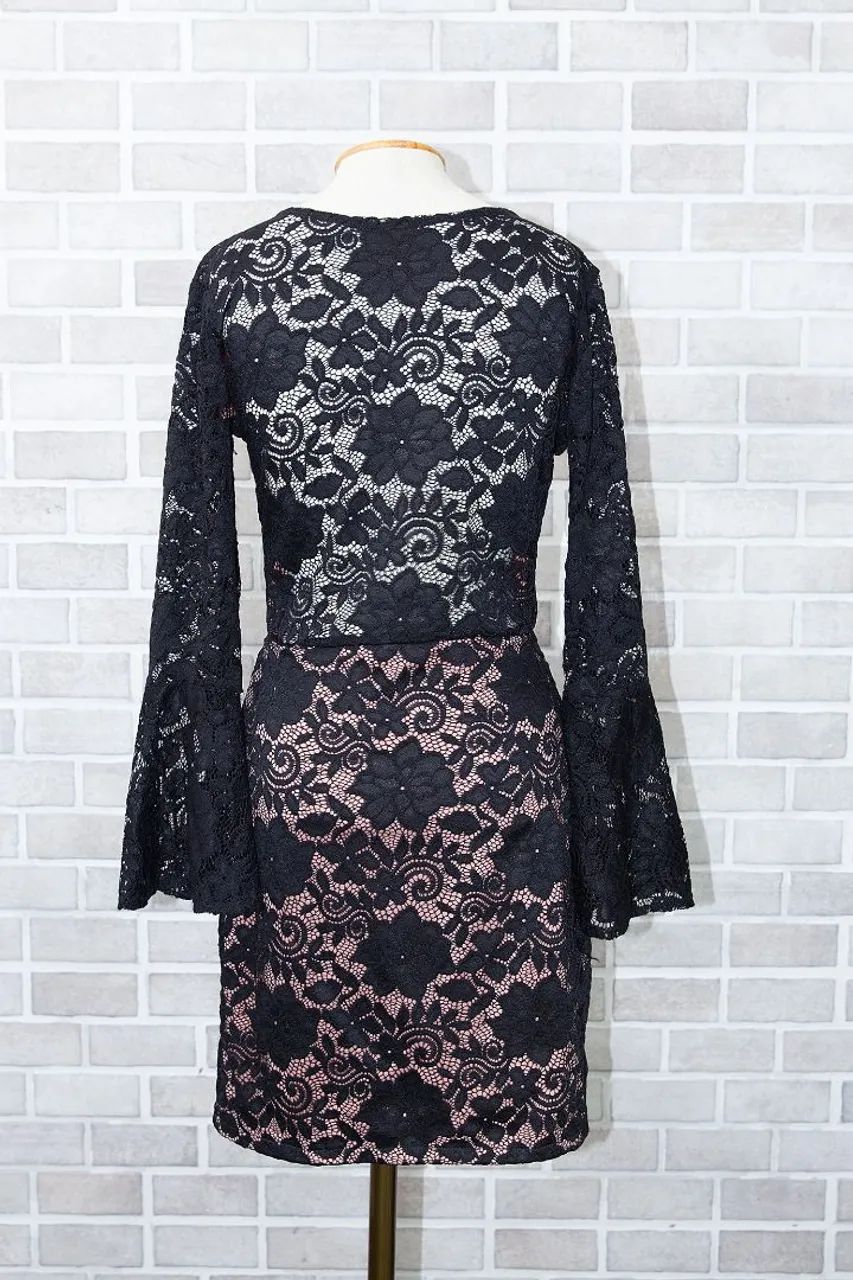 Vestido de renda com manga longa estilo morcego - Foto 2