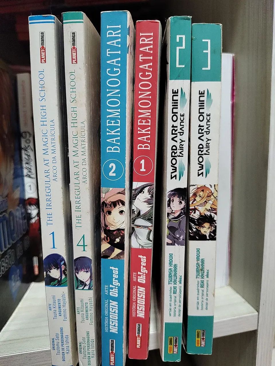 The Irregular Magic, vol 1 e 4, e SAO Fairy Dance 3 e 4, - Bakemonogatari 1 & 2 