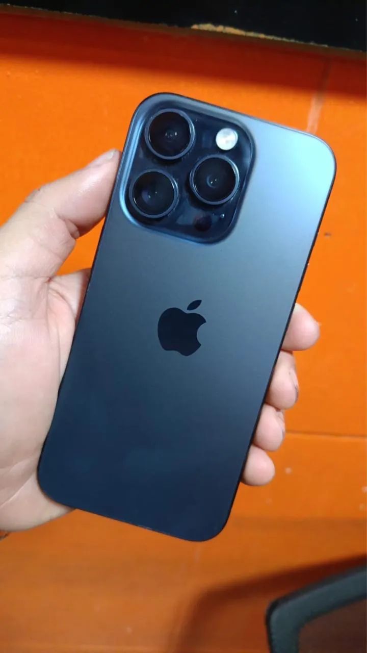Celular Iphone 15 pro  - Foto 4
