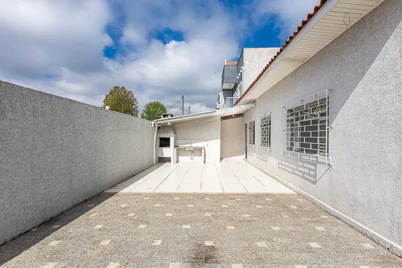 Casa térrea 88m² no Uberaba, 3 quartos, 3 vagas e quintal - Foto 2