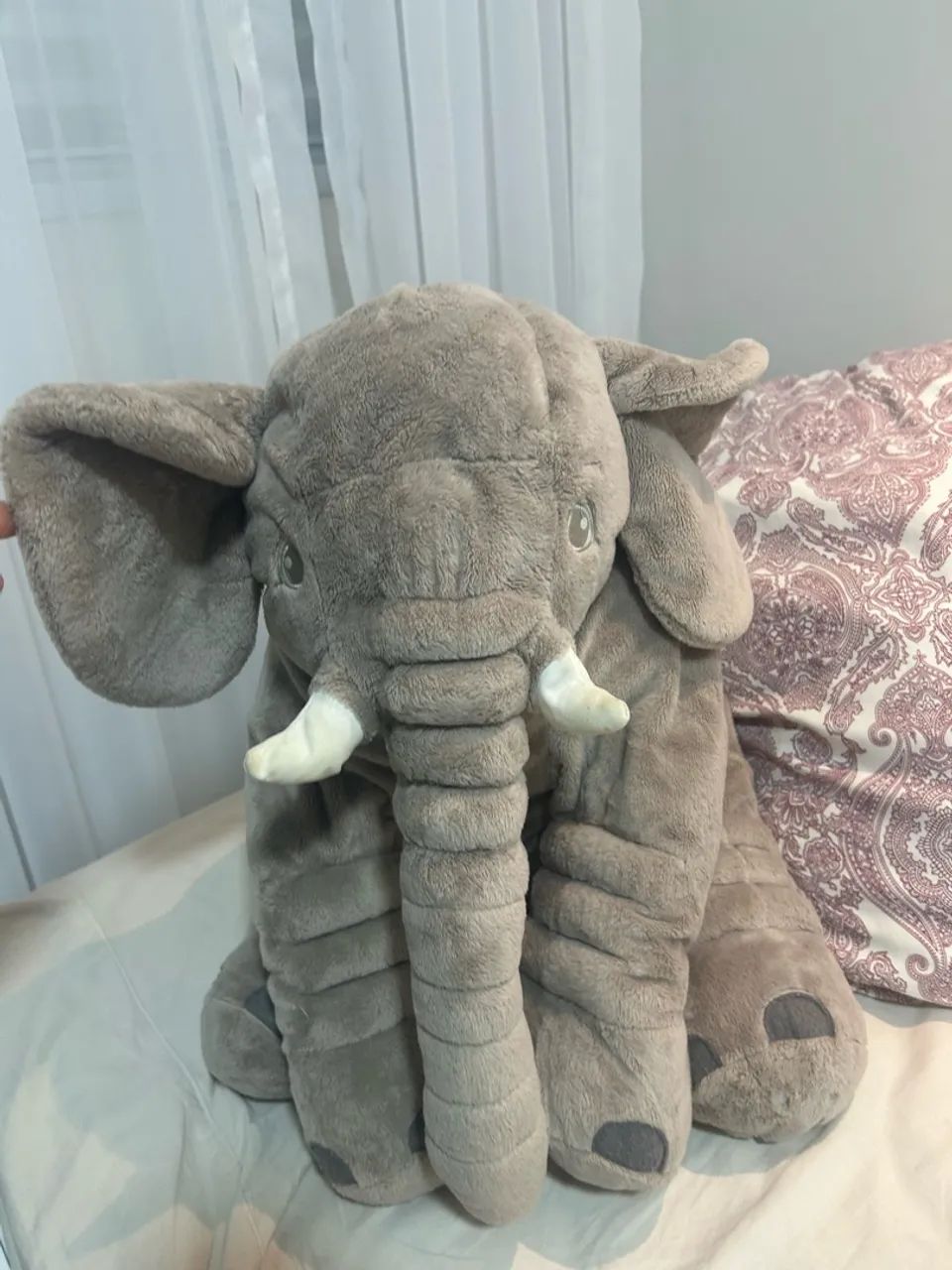 Travesseiro elefante de pelúcia 