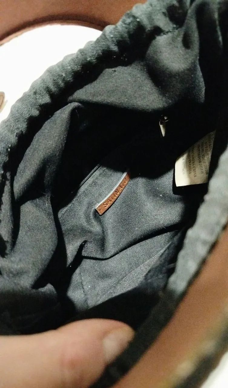 Bolsa Satinato bucket caramelo  - Foto 4