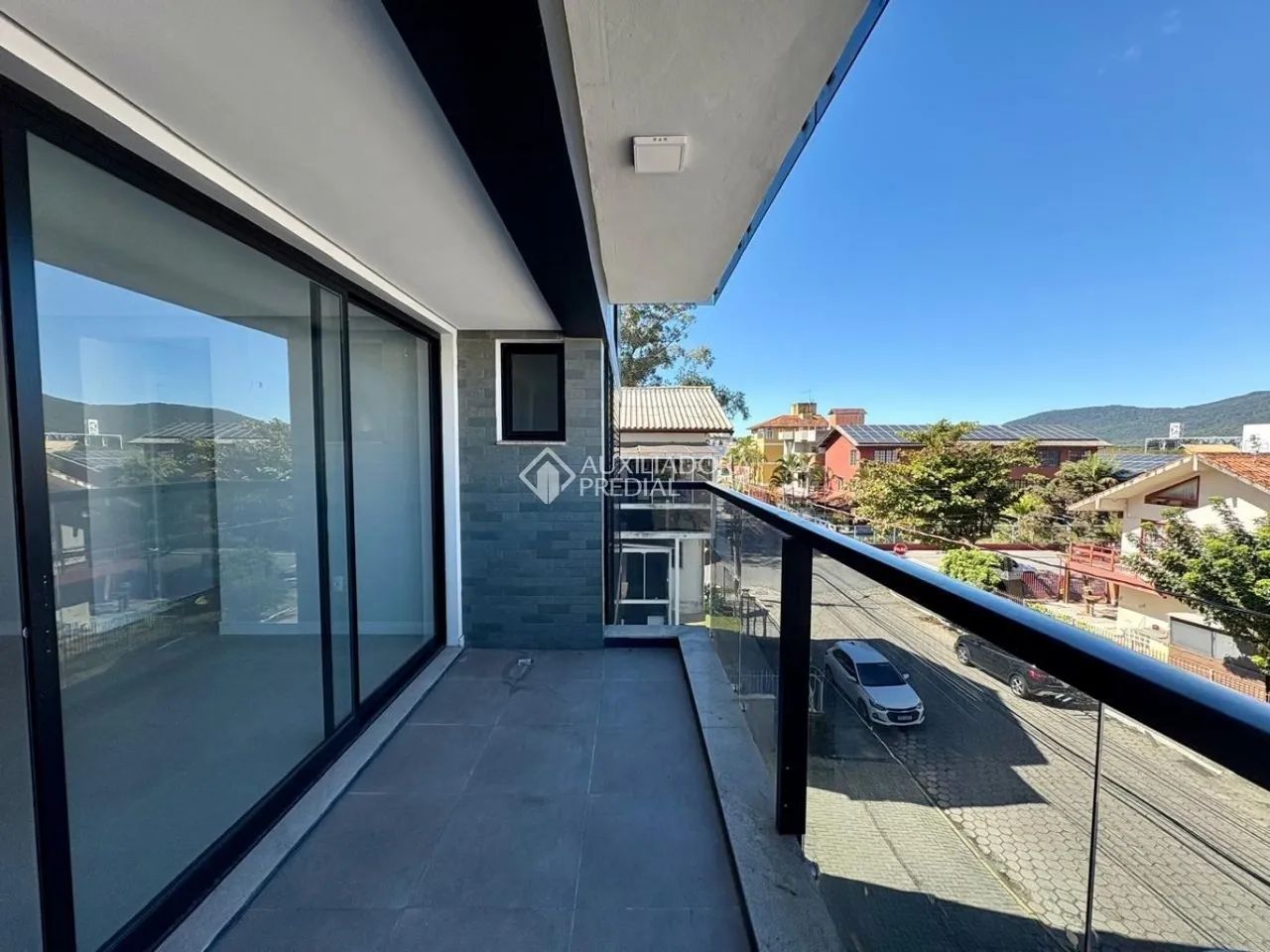 Apartamento à venda em Canasvieiras com 76m² e 2 dormitórios/quartos disponíveis. - Foto 4