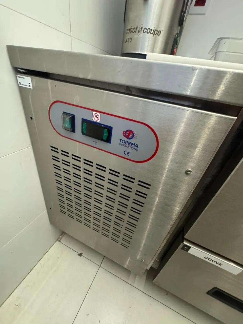 Bancada de INOX com 6 gavetas refrigeradas - Foto 2