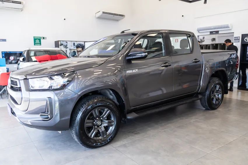 Toyota Hilux Hilux CD SR 4x4 2.8 TDI Diesel Aut. 2025