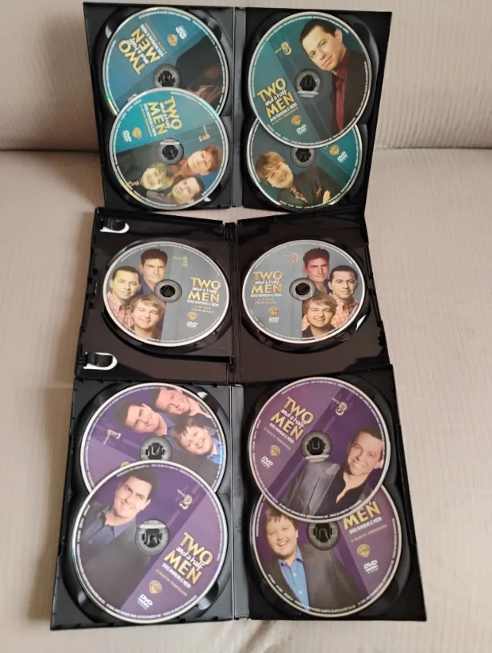 DVDS SÉRIE TWO AND A HALF MEN  - Foto 2