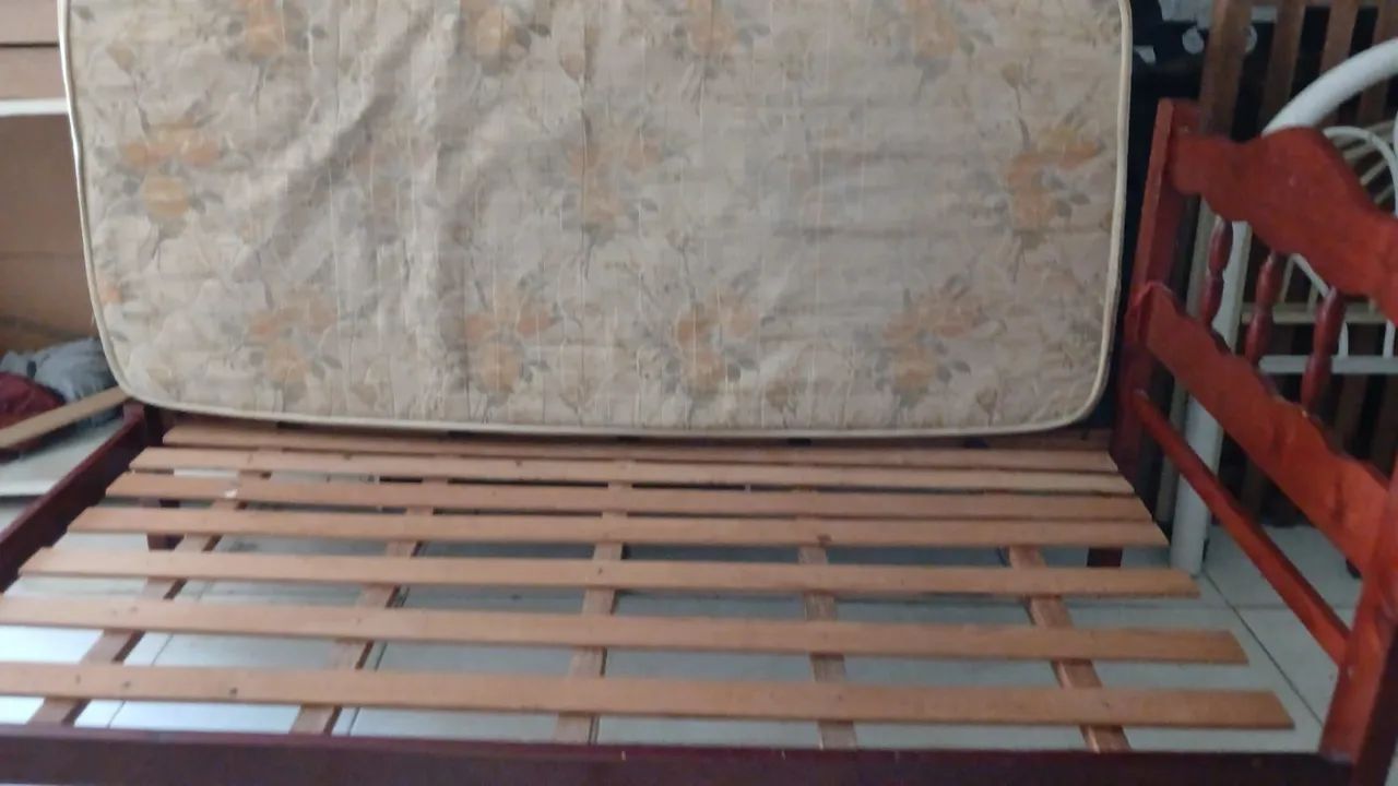 Cama de solteiro em madeira maciça  - Foto 5
