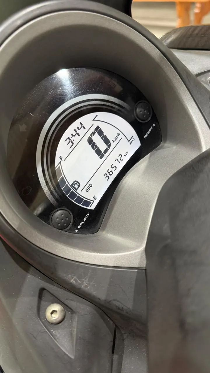 Yamaha NMax 160 cc  - Foto 5