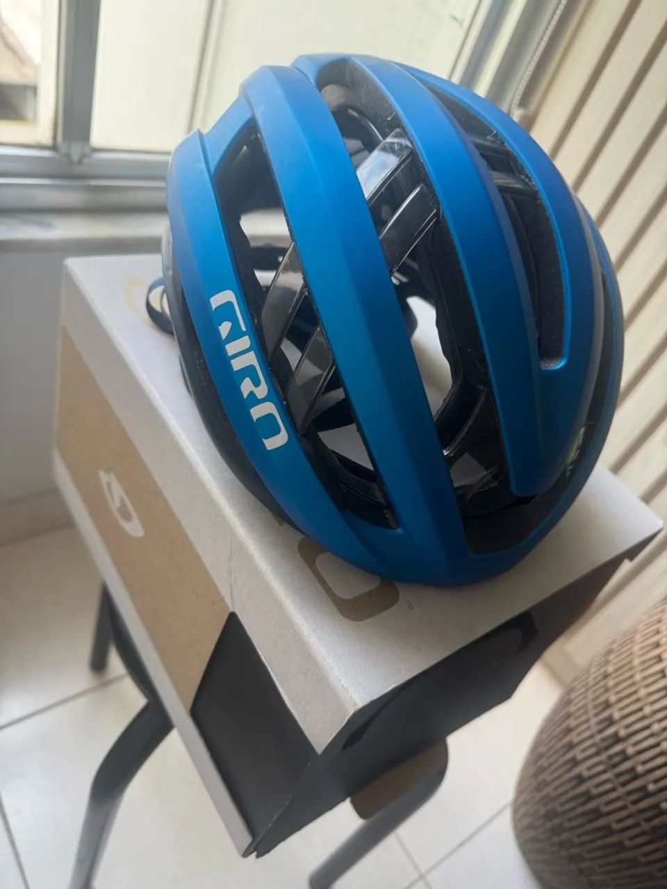 Capacete Giro Aires Spherical Mips Azul - Foto 4