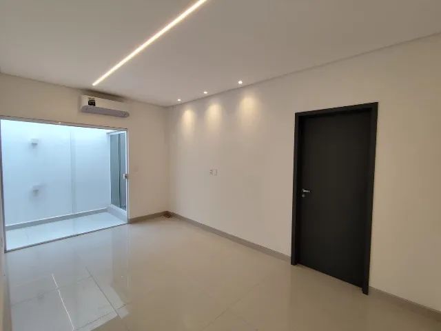 CASA DE ALTO PADRÃO COM PISCINA E HIDROMASSAGEM | PRONTA PARA MORAR | 3 QUARTOS - Foto 4