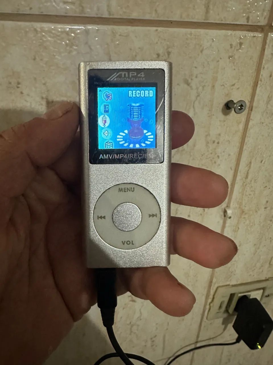 Dois MP3/MP4 Players Antigos Funcionando - Anos 2000 - Foto 4