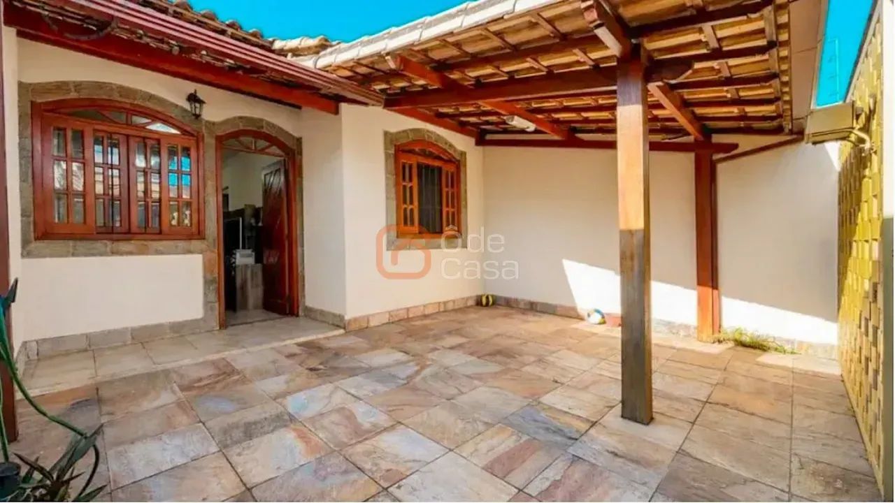 Casa linear com 2 quartos à venda no Santa Amélia.