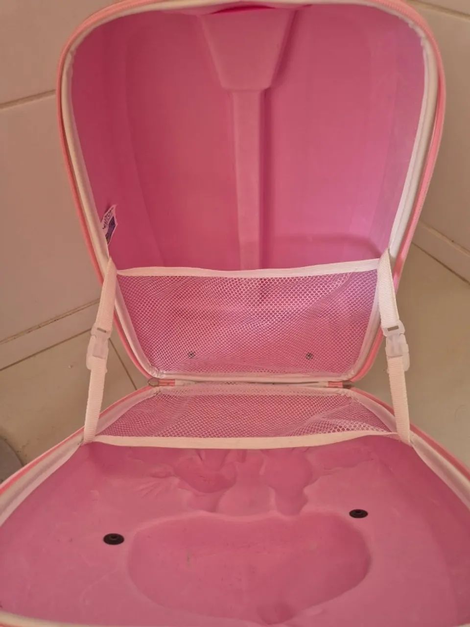 Mochila Stich com rodinhas - Foto 5