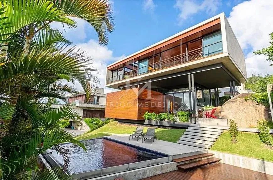 Casa em Condomínio 3 Suítes, Piscina - Cacupé, Florianópolis/SC