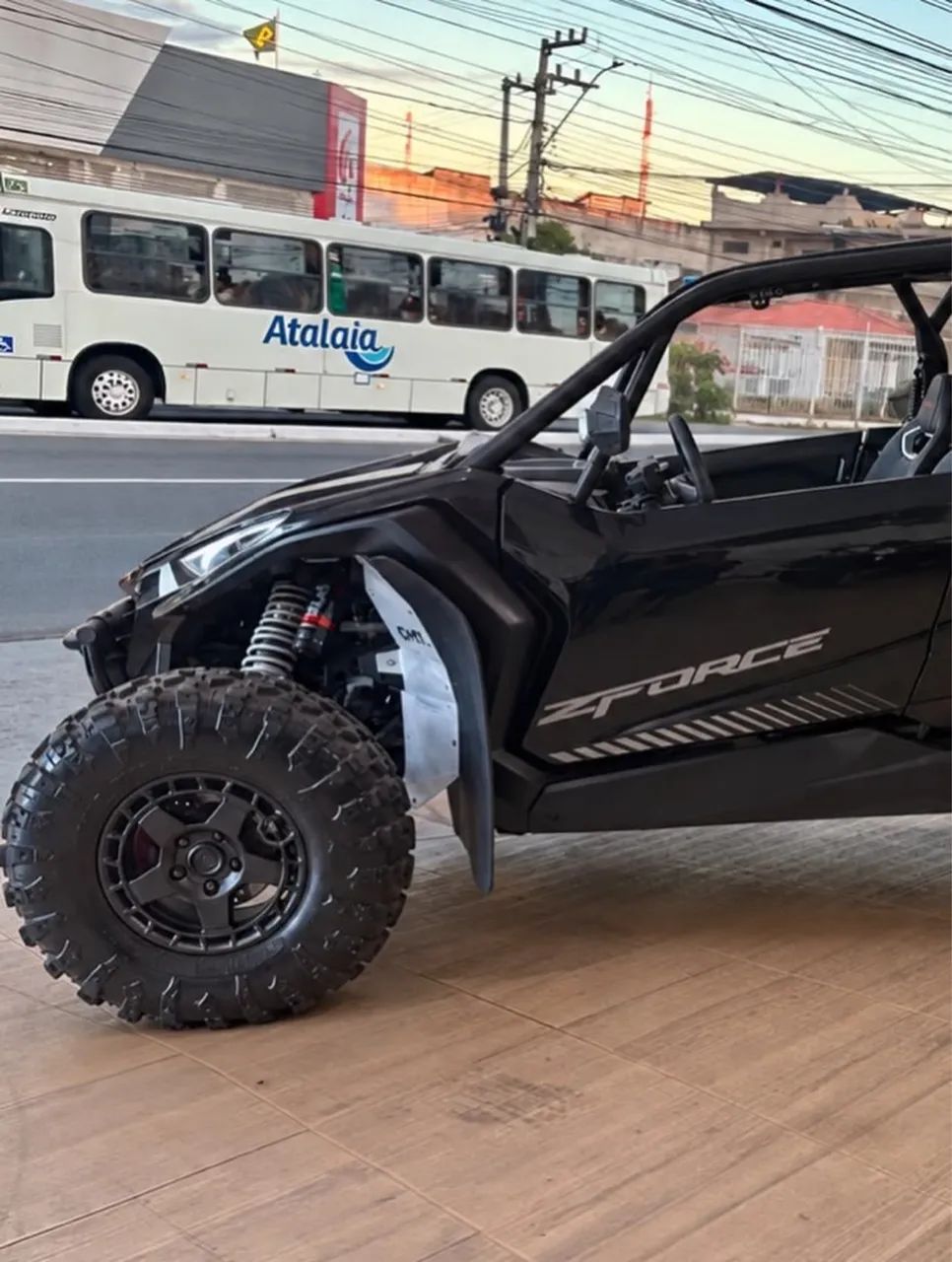 UTV CForce Z10-4 2025  - Foto 2