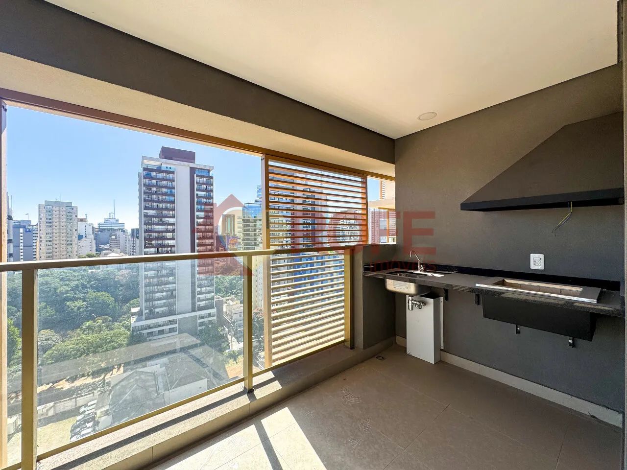 Apartamento à venda com 132m²,4 quartos, sendo 3 suites e 2 vagas - Foto 2