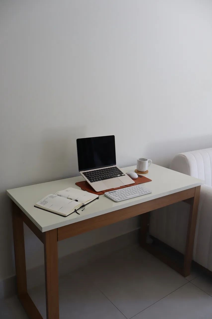 Mesa escrivaninha minimalista - Foto 3