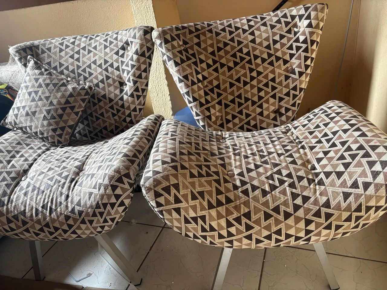 Par de poltronas decorativas 