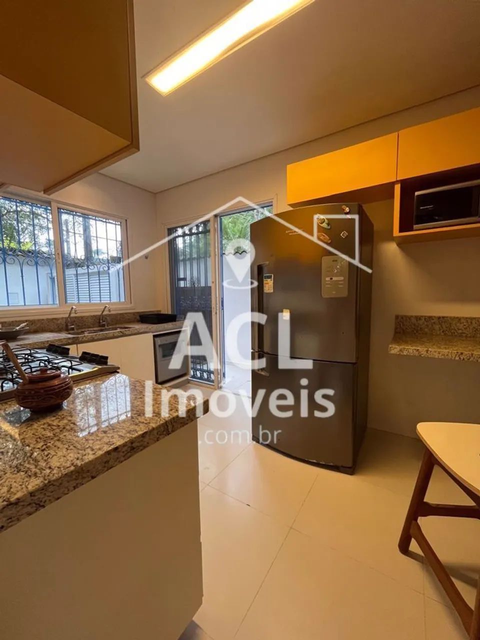 Casa para locação anual em Camburi | 80 m da praia | 3 suítes | Quintal | 12 vagas - Foto 7