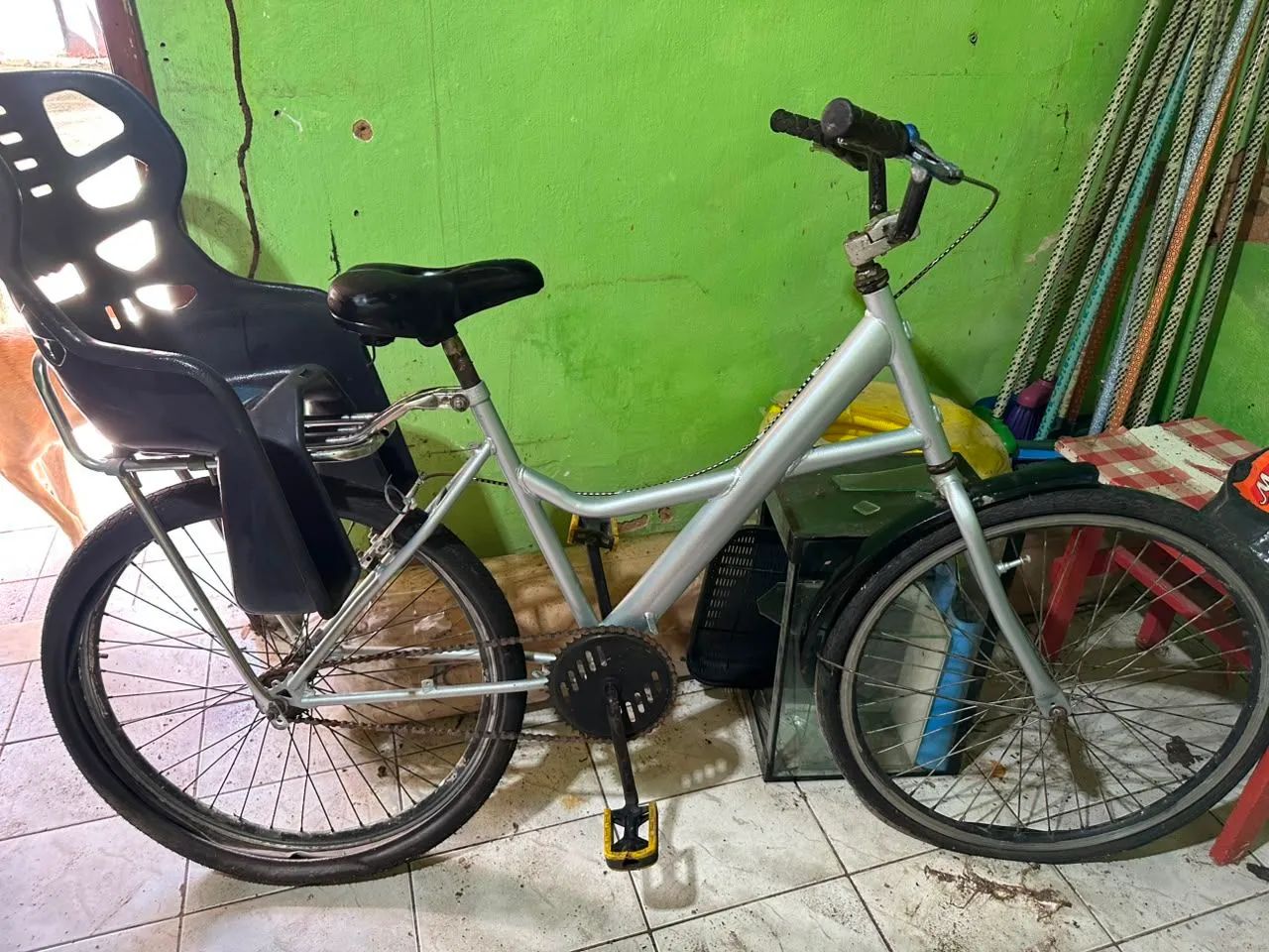 Bicicleta Aro 26 com Cadeirinha Infantil Traseira