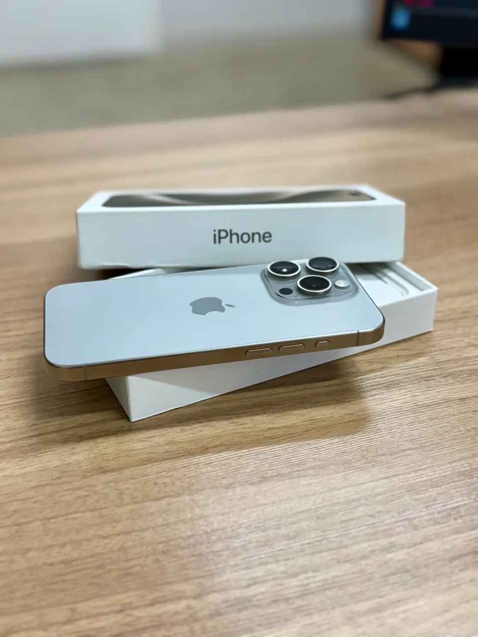 iPhone 15 Pro - (128GB) Titânio Natural - Foto 2